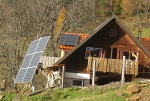 Suntracker 1400R incl. 5kWh Li-Ion Batteriespeicher in der Almhütte auf der Saualpe / Kärnten montiert