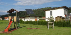 1x Suntracker 2000R /2kWp auf Saunahütte in Kärnten montiert